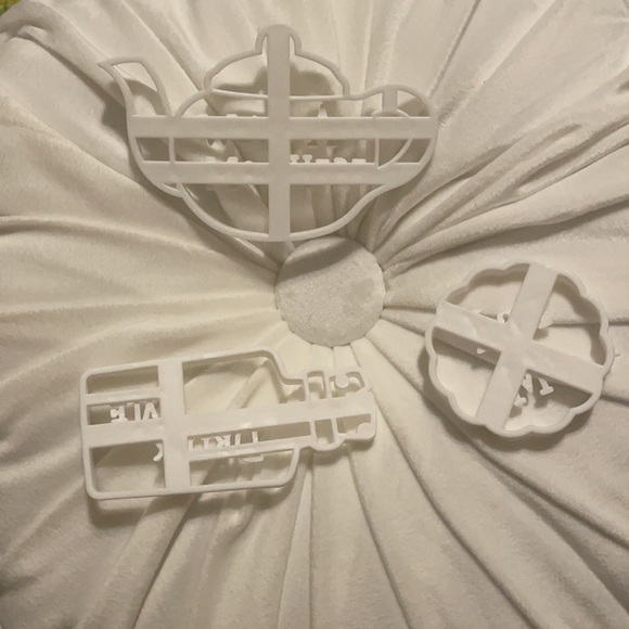 Alice in Wonderland Cookie Cutters Set of 3 - Picture 2 of 7